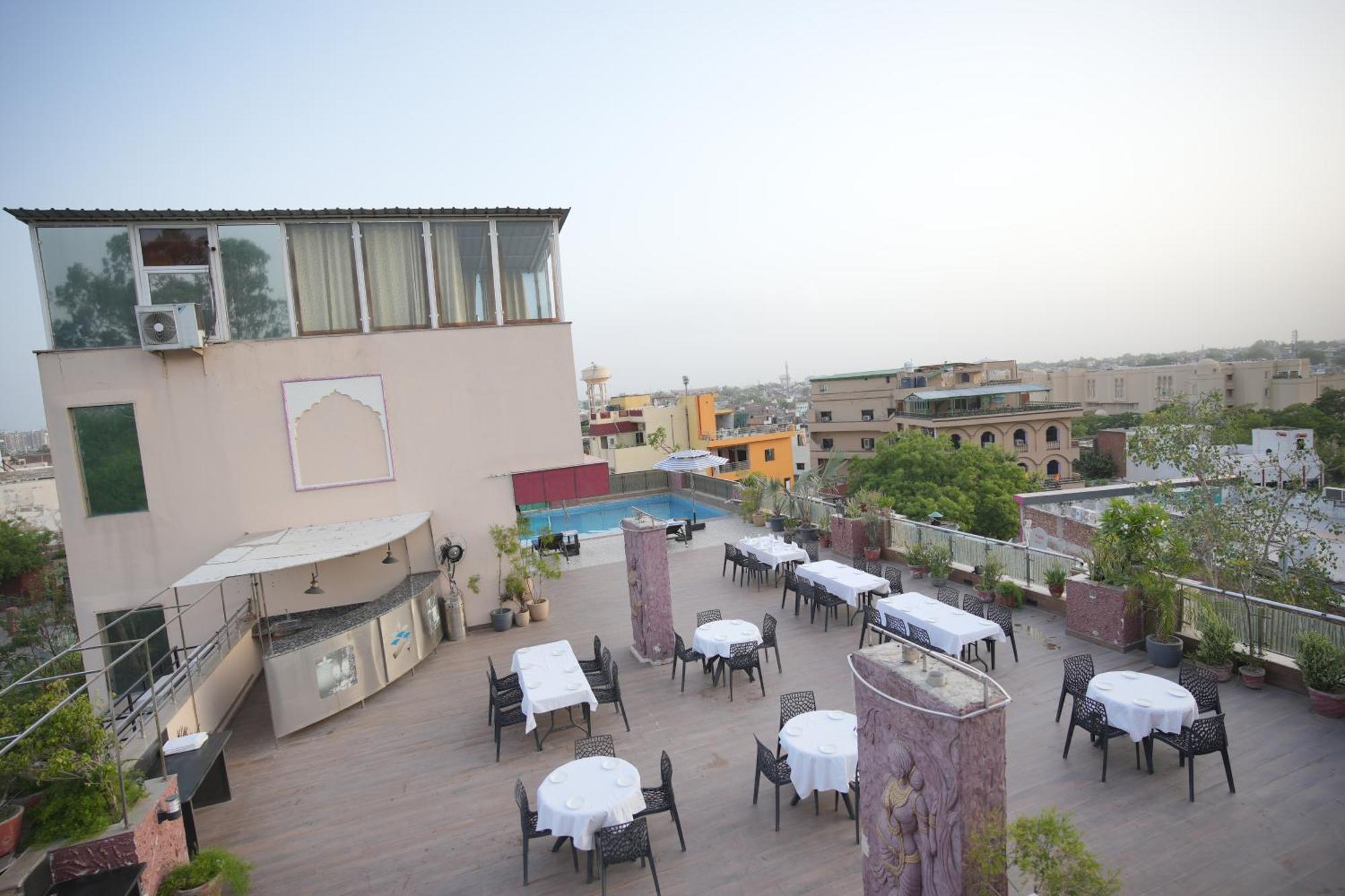 Hotel Atulyaa Taj Agra (Uttar Pradesh)