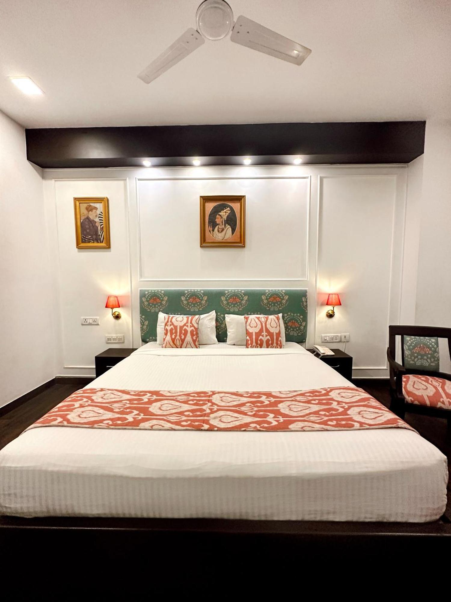 Atulyaa Taj Hotel 4*