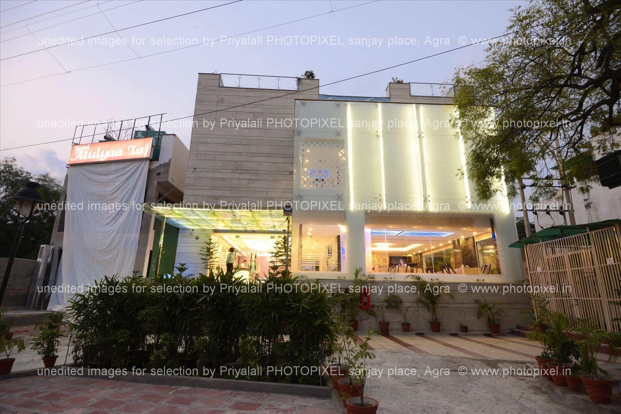 Hotel Atulyaa Taj 4*